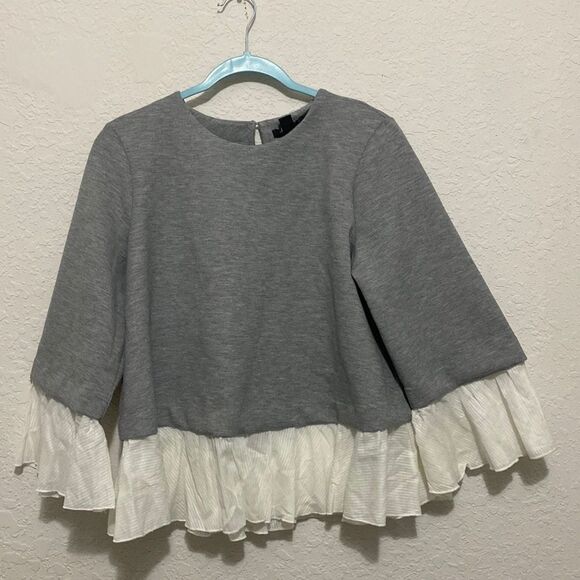 Halogen Mixed Media Bell Sleeve Sweatshirt Light gray size Medium - Picture 3 of 8